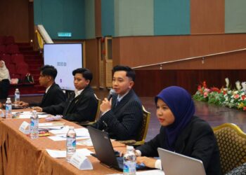 SHAMSUL Aiman Shamsul Bahrin ketika mengetuai Persidangan Kongres ArLAC 2025, di UniSZA, baru-baru ini.