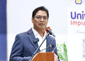 AZAM Baki ketika berucap pada majlis Peluncuran Polisi Integriti di Universiti Islam Selangor, Kajang, hari ini.