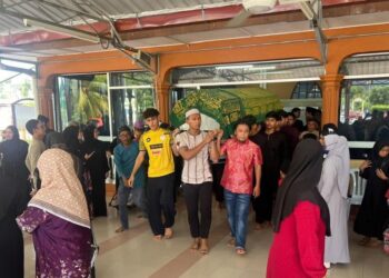JENAZAH Muhamad Anas Iskandar Khairi dibawa ke Masjid Pantai, Seremban selepas selesai urusan bedah siasat hari ini.