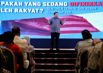 RAFIZI Ramli ketika berucap pada program Jelajah HIRUK di Seremban, semalam.-UTUSAN/MOHD. SHAHJEHAN MAAMIN