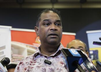 R.RAMANAN ditemui pada Majlis Perasmian Seminar Asas Keusahawanan Tekun Nasional di Shah Alam, Selangor hari ini. UTUSAN/SHIDDIEQIIN ZON