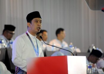 ADAM Adli Abd. Halim merasmikan Kongres Nasional AMK di Hotel Berjaya Waterfront, Johor Bahru.