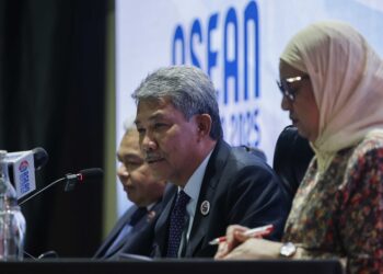 KUALA LUMPUR 25 Mei 2025 - Menteri Luar Negeri, Datuk Seri Mohamad Hasan pada sidang akhbar selepas Mesyuarat Menteri Luar Asean sempena Sidang Kemuncak ASEAN ke-46 dan GCC, di Pusat Konvensyen Kuala Lumpur, di sini hari ini. Foto: SHIDDIEQIIN ZON
