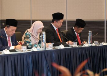 TEO Kok Seong (dua dari kanan) ketika hadir di Taklimat Hal Ehwal Islam Negeri Sembilan di Port Dickson pada 20 Mei lalu. - GAMBAR/MAINS