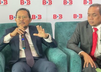 RAJA Shahreen Raja Othman (kiri) pada sidang akhbar selepas Mesyuarat Agung Tahunan BDB di Alor Setar Kedah, hari ini.