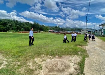 BAGGIO Seman membawa murid Sekolah Kebangsaan (SK) Long Lenei Baram,  menjalankan  aktiviti luar bilik darjah juga antara penyumbang kepada minat murid-murid pedalaman Sarawak.