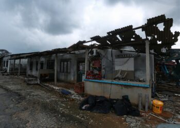 KEADAAN terkini rumah mangsa yang terjejas akibat letupan paip gas di Kampung Kuala Sungai Baru, Subang Jaya, Selangor. - UTUSAN/AFIQ RAZALI