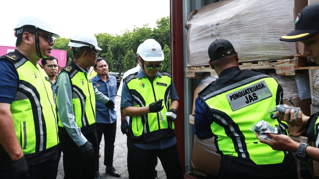 Kerajaan perketat pemeriksaan, banteras kemasukan sisa haram di pelabuhan