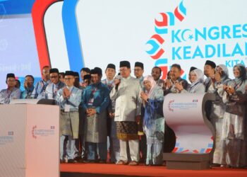 ANWAR Ibrahim bersama para pemimpin PKR pada Majlis Perasmian Kongres Nasional Keadilan di Pusat Konvensyen Antarabangsa Persada Johor, Johor Bahru.