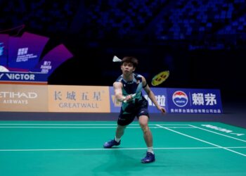 Leong Jun Hao gagal memberi singan kepada Shi Yu Qi pda suku akhir Piala Sudirman 2025.-IHSAN BAM