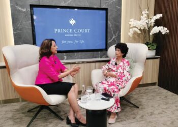 Dr.Harjit dan Tun Dr.  Siti Hasmah pada sesi perkongsian ‘Perjalanan mereka yang terselamat daripada barah’ di Prince Court Medical Centre, baru-baru ini.