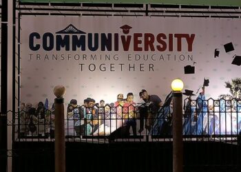 PENDEKATAN komuniversiti perlu diberi perhatian serius sebagai model alternatif yang relevan, kontekstual dan inklusif untuk mengangkat pendidikan tinggi. – GAMBAR MEDIA SOSIAL