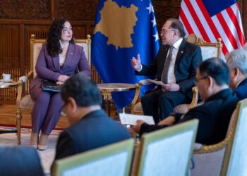PRESIDEN Kosovo, Vjosa Osmani Sadriu dalam satu majlis rasmi sempena lawatan rasminya ke Malaysia yang berlangsung di Bangunan Perdana Putra, Putrajaya. - GAMBAR PMO