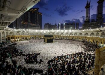 MASA dan kesempatan berada di Mekah usah dipersiakan sementelahan telah menunggu berpuluh tahun untuk menunaikan haji.