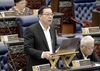 LIM Guan Eng berbahas dalam Sidang Khas Dewan Rakyat berhubung tarif Amerika Syarikat (AS), semalam.-FACEBOOK LIM GUAN ENG