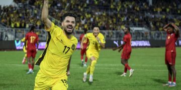 JOSUE meraikan gol jaringannya ketika berdepan Cape Verde , kelmarin.