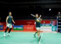 AKSI Goh Sze Fei-Nur Izzuddin Rumsani ketika menentang pasangan Perancis, Eloi Adams-Leo Rossi pada Kejohanan Badminton Malaysia Masters 2025 di Axiata Arena, kelmarin: Gambar ISKANDAR ISHAK