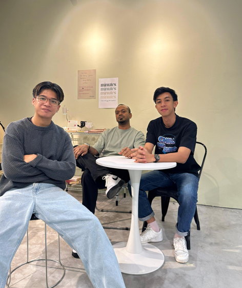 Kafe Minutes Coffee taruhan tiga rakan