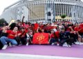 ANTARA ragam penyokong Manchester United yang hadir sebelum perlawanan siri jelajah pra-musim Manchenster United menentang Asean All Star, di Stadium Nasional Bukit Jalil, di sini hari ini. Foto: SHIDDIEQIIN ZON