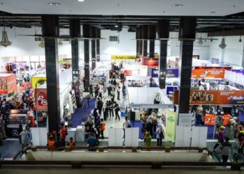 DENGAN lebih 1.8 juta pengunjung direkodkan pada 2024, Pesta Buku Antarabangsa Kuala Lumpur (PBAKL) membuktikan daya tarikannya sebagai perayaan ilmu.