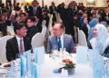 ANWAR Ibrahim bertanyakan sesuatu kepada seorang pelajar Malaysia ketika menghadiri Majlis Ramah Mesra bersama Diaspora Malaysia di Russia, kelmarin. – SADIQ ASYRAF/Pejabat Perdana Menteri