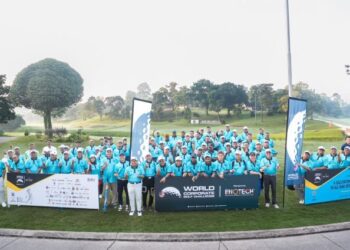 ANTARA peserta korporat yang memeriahkan kejohanan sulung Cabaran Golf Korporat Dunia (WCGC) yang berlangsung di Kelab Golf Seri Selangor, semalam.