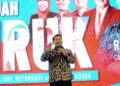 RAFIZI Ramli berucap pada Jelajah HIRUK di Johor Bahru, Johor, kelmarin. – UTUSAN/RAJA JAAFAR ALI