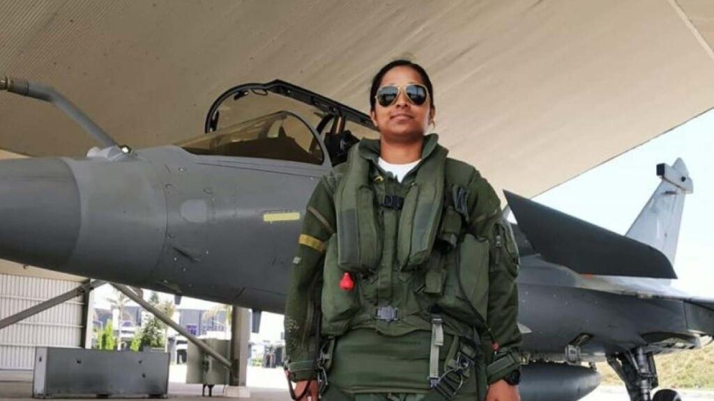 Wanita India pertama kemudi pesawat pejuang Rafale