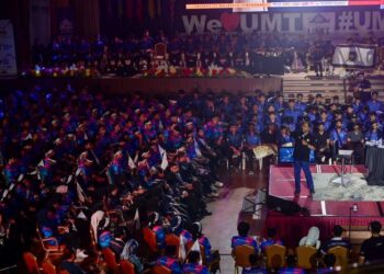 MAHASISWA perlu menyediakan serta melengkapkan diri dengan pelbagai ilmu pengetahuan, bukan hanya sekadar bermaklumat.