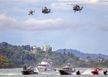 DEMONSTRASI segmen maritim LIMA’25 di Resort World Langkawi semalam. – UTUSAN/ SHAHIR NOORDIN