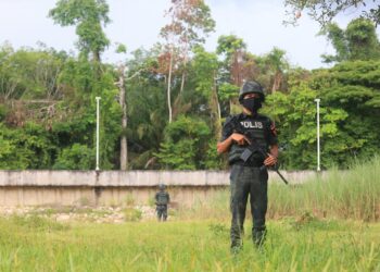 KAWALAN sempadan Malaysia-Thailand terus diperketatkan menerusi Op Taring Wawasan Kelantan oleh Briged Tenggara Pasukan Gerakan Am-UTUSAN/KAMARUL BISMI KAMARUZAMAN.