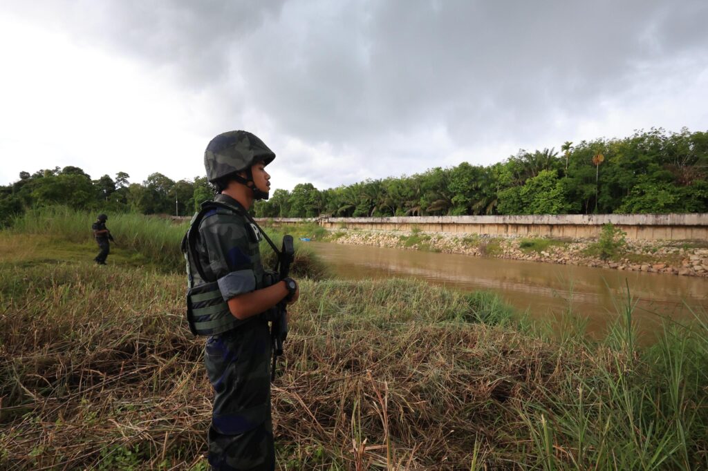 Bina tembok kekal, pagar kekang seludup di Kelantan