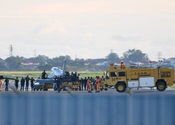 PESAWAT Hawk milik TUDM yang terlibat dalam insiden kemalangan semasa melakukan pendaratan di Lapangan Terbang Sultan Abdul Halim, Kedah, petang tadi.UTUSAN/SHAHIR NOORDIN
