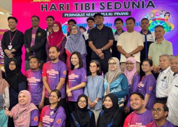 DR. Rozaini Mat Shah (bertudung merah) ketika menghadiri Sambutan Hari Tibi Sedunia Peringkat Negeri Pulau Pinang dan Jelajah Agenda Nasional Malaysia Sihat (ANMS) Peringkat Daerah Seberang Perai Tengah 2025 di Bukit Mertajam, Pulau Pinang hari ini.-UTUSAN/SITI NUR MAS ERAH AMRAN