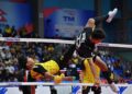 AKSI pemain Malaysia, Noraizat Mohd Nordin ketika melawan pasukan Thailand pada Acara Beregu dalam Kejohanan Sepak Takraw Piala Asia ASTAF 2025 di Stadium Titiwangsa di sini hari ini. UTUSAN/SYAKIR RADIN