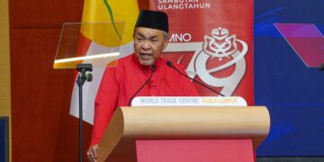 Presiden UMNO, Datuk Seri Dr. Ahmad Zahid Hamidi ketika berucap pada Majlis Sambutan Hari UMNO ke-79 di WTC Kuala Lumpur di sini, hari ini.-UTUSAN/ISKANDAR ISHAK