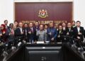 PASUKAN SPRM bersama Kesuma dan HRD CORP ketika Majlis Menandatangani Laporan Penambahbaikan Tatakelola di Kompleks Kementerian Sumber Manusia (Kesuma) hari ini.