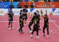 REAKSI pemain Malaysia meraih mata yang diperoleh ketika menentang pasukan Jepun pada perlawanan akhir Acara Kuadran dalam Kejohanan Sepak Takraw Piala Asia ASTAF 2025 di Stadium Titiwangsa di sini hari ini. UTUSAN/SYAKIR RADIN