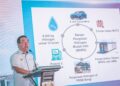 CHANG Lih Kang ketika berucap melancarkan stesen Projek Stesen Pengisian Hidrogen Mudah Alih
(MHRS) di tapak letak kenderaan 2M8, Presint 2, Putrajaya pada 9 Mei lalu. – UTUSAN/FAIZ ALIF ZUBIR