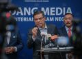 SAIFUDDIN  Nasution Ismail ketika sidang akhbar selepas Majlis Perhimpunan Bulanan Kementerian Dalam Negeri (KDN) di Putrajaya, - UTUSAN/FAIZ ALIF ZUBIR