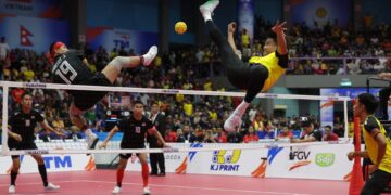 AZLAN Alias melakukan libasan ketika berdepan Thailand pada final acara regu Piala Asia Sepak Takraw 2025 di Stadium Titiwangsa, hari ini.