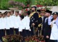 TUNKU Mahkota Ismail menerima tabik hormat ketika memeriksa perbarisan sebelum merasmikan Pembukaan Penggal Persidangan Keempat DUN Johor Ke-15 di Bangunan Sultan Ismail, Kota Iskandar, Johor.