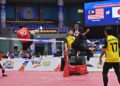 Aksi pemain Malaysia, Afifuddin Razali membuat libasan ketika menentang pasukan Jepun pada acara berpasukan dalam Kejohanan Sepak Takraw Piala Asia ASTAF 2025 di Stadium Titiwangsa di sini hari ini. UTUSAN/SYAKIR RADIN