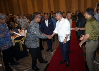SAIFUDDIN  Nasution Ismail ketika hadir pada Majlis Hi Tea bersama sempena Hari AntiDadah Kebangsaan 2025 di Putrajaya. - UTUSAN/ FAISOL MUSTAFA