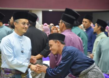 MOHAMAD Abdul Hamid (kiri) ketika menghadiri Perhimpunan Guru KAFA Pulau Pinang 2025 di Dewan Milenium, Kepala Batas, Pulau Pinang.