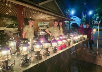 ebanyak 70 lampu gasolin dihidupkan semasa mini pameran  dan demonstrasi sempena Hari Muzium Antarabangsa.