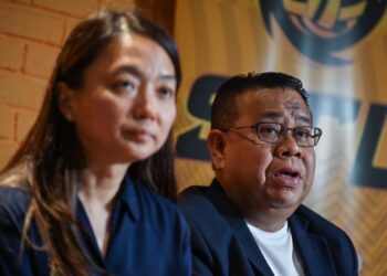 PRESIDEN Persatuan Sepaktakraw Malaysia (PSM) Datuk Mohd Sumali Reduan ketika bercakap pada sidang akhbar selepas Majlis Pelancaran STL 2025 di Berjaya Times Square, Kuala Lumpur di sini hari ini. UTUSAN/SYAKIR RADIN