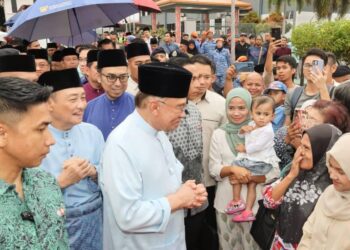 PENDEKATAN rundingan yang diambil oleh Hajiji Noor dilihat sebagai strategi yang amat wajar serta menghormati hubungan negeri dan persekutuan.
