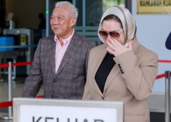 BUNG Mokhtar Radin dan Zizie Izette perlu memberikan keterangan membela diri atas pertuduhan rasuah dihadapi mereka pada prosiding yang ditetapkan bermula Ogos ini.