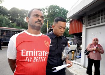 K. MURUGAN didakwa atas tuduhan melakukan samun bersenjata di Mahkamah Sesyen Johor Bahru.